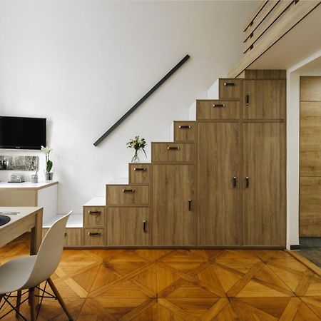 Cozy & Comfortable Apt Walking Anywhere You Want Sen Prag Exterior foto