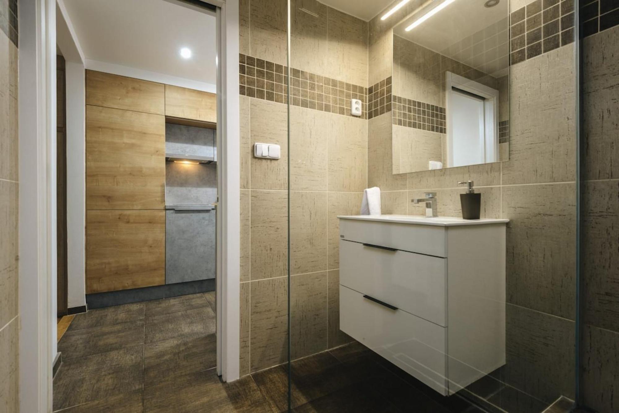 Cozy & Comfortable Apt Walking Anywhere You Want Sen Prag Exterior foto