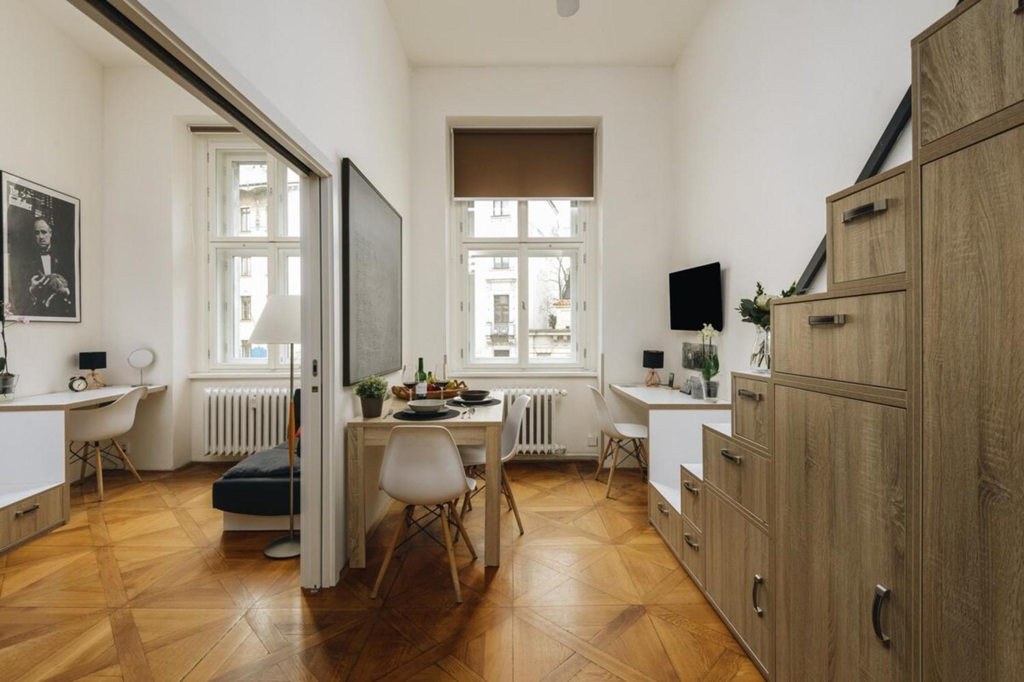 Cozy & Comfortable Apt Walking Anywhere You Want Sen Prag Exterior foto
