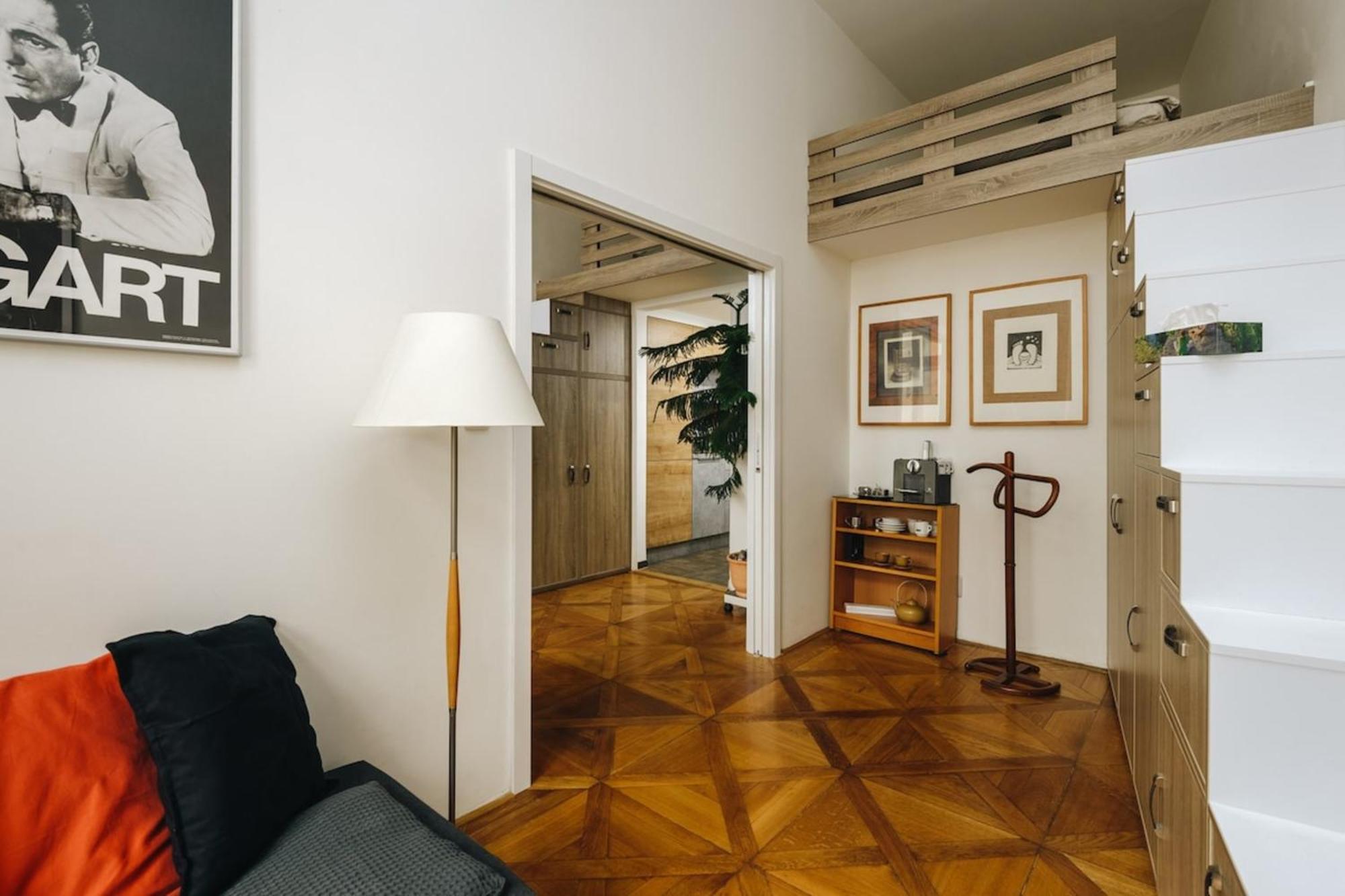 Cozy & Comfortable Apt Walking Anywhere You Want Sen Prag Exterior foto