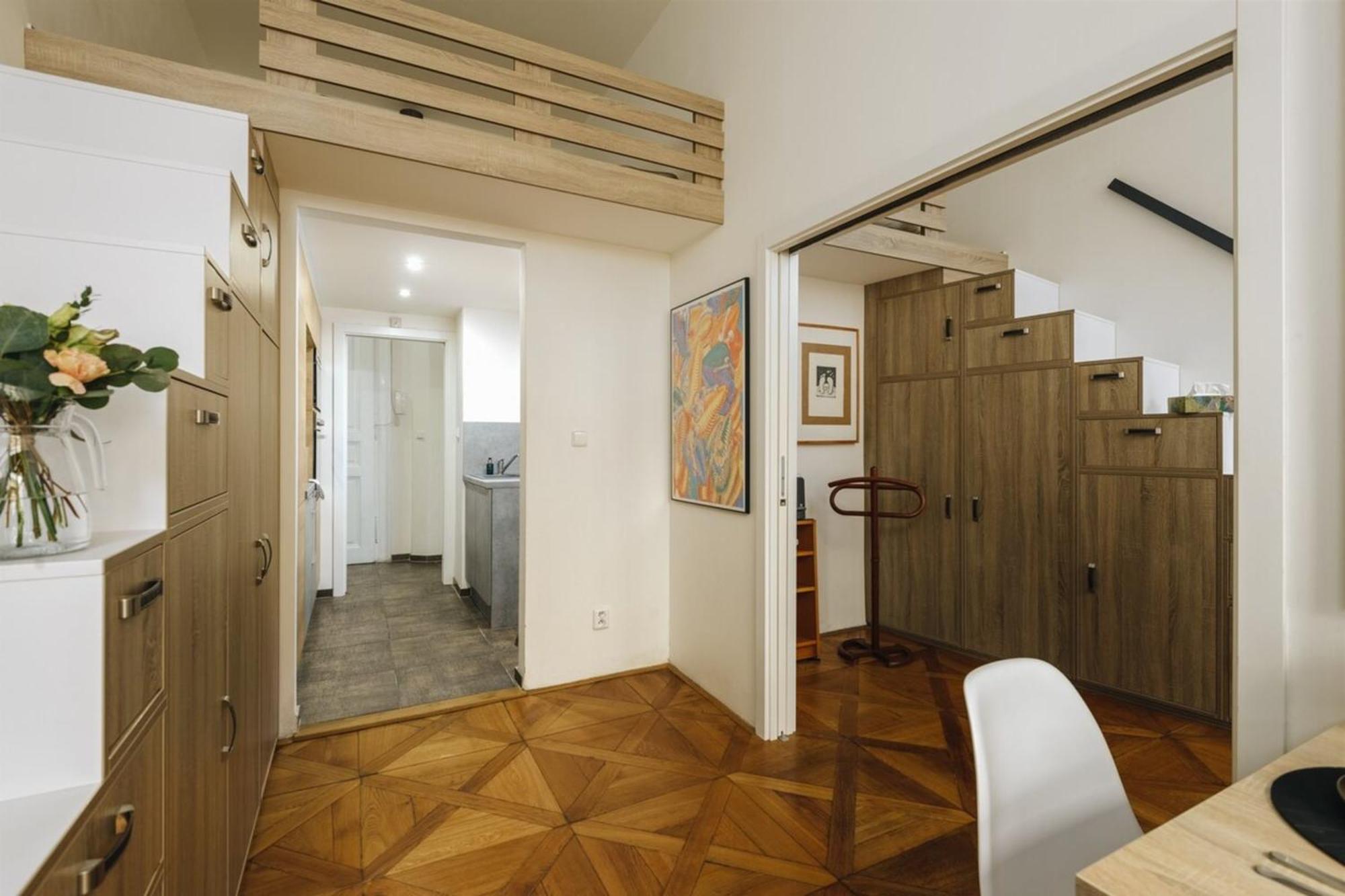 Cozy & Comfortable Apt Walking Anywhere You Want Sen Prag Exterior foto