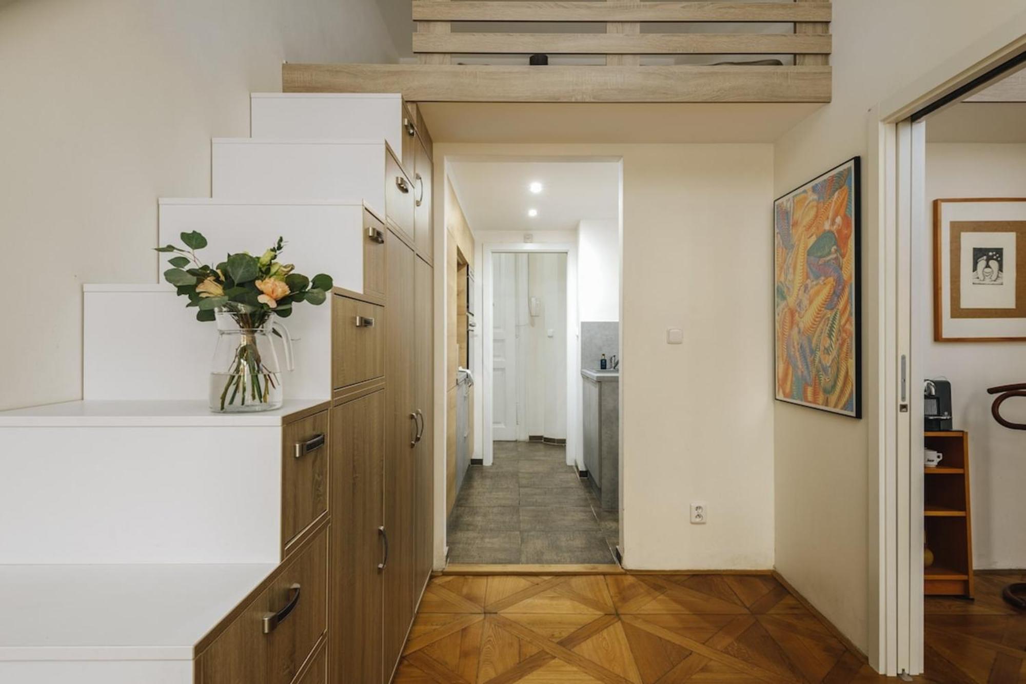 Cozy & Comfortable Apt Walking Anywhere You Want Sen Prag Exterior foto